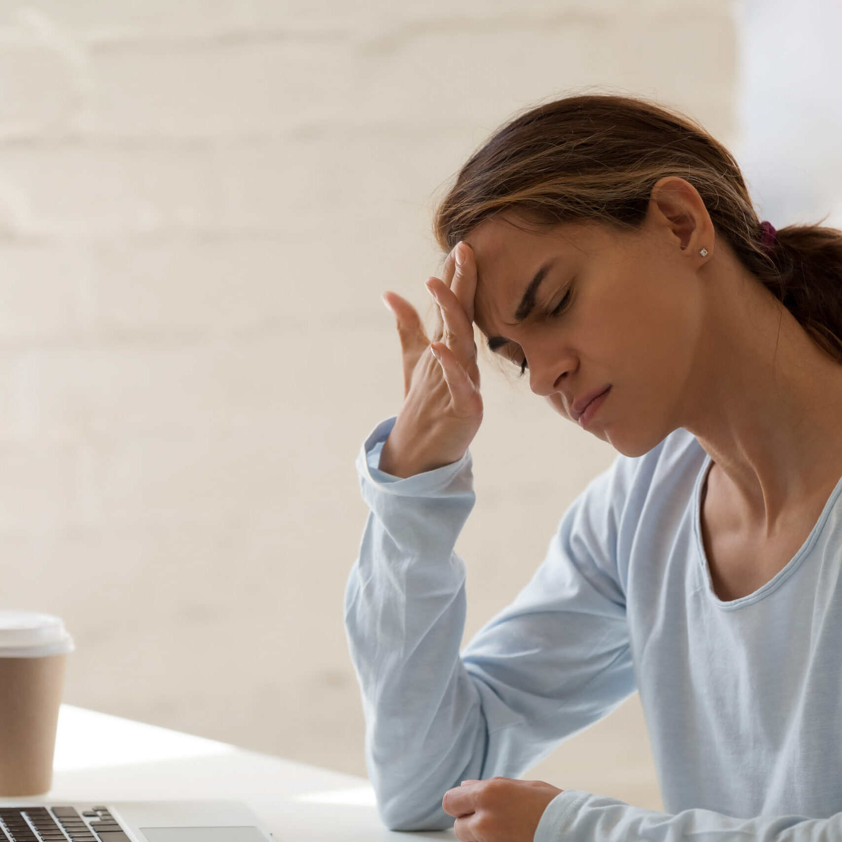 Woman,Having,Headache,Migraine,At,Desktop,In,Office.,Female,Office